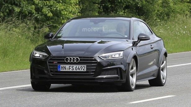Обновленный Audi RS5 попал в объективы на дорожных испытаниях